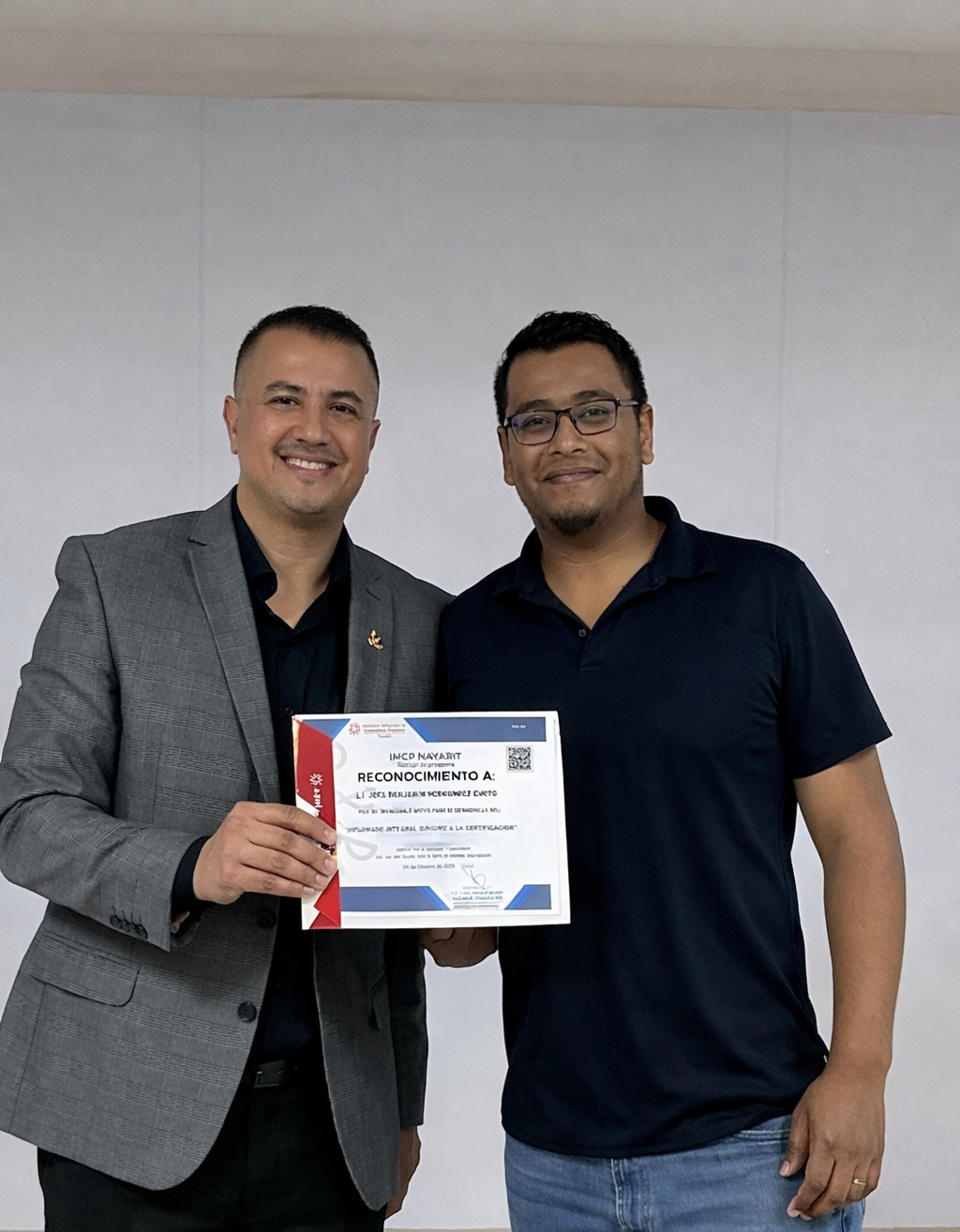 Tienda en línea de moda mexicana con diseño elegante y moderno